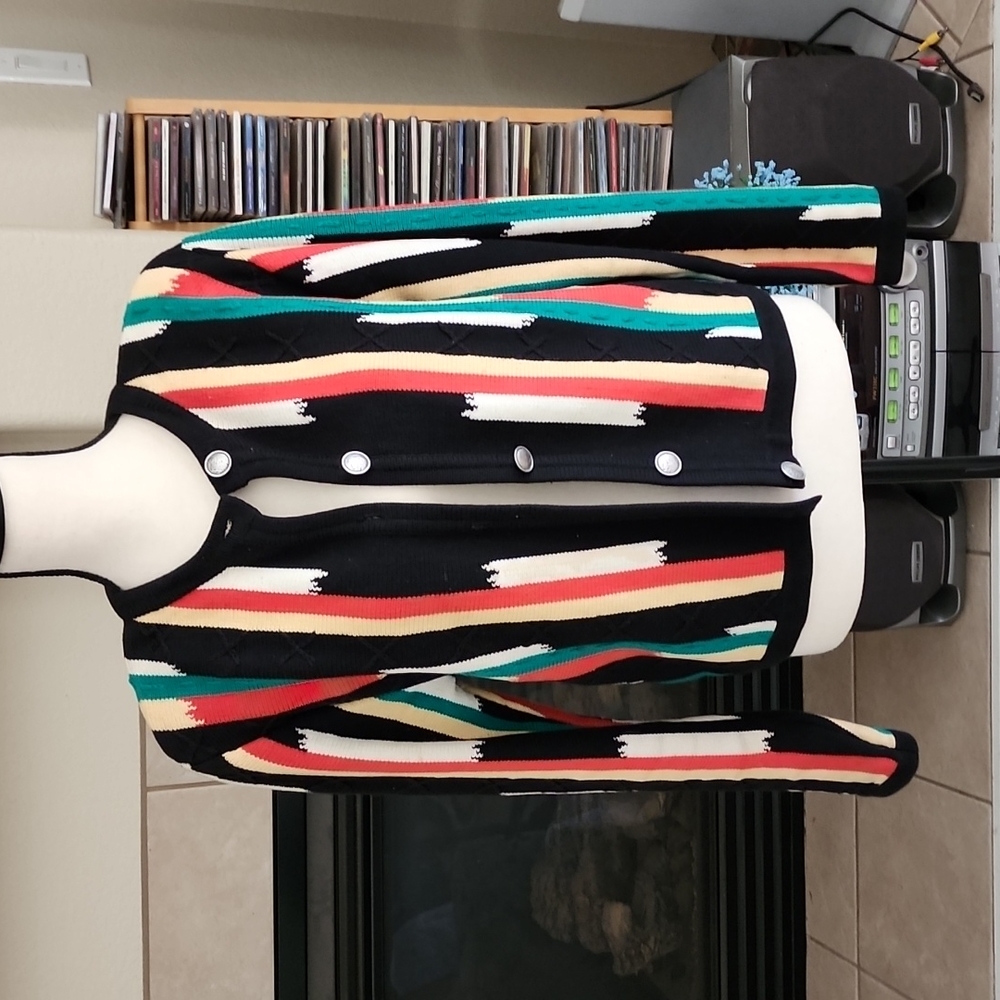 Sweater - Picture 5 of 6